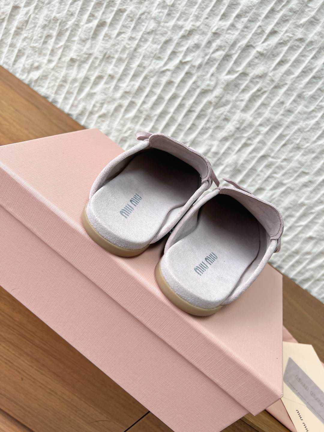 Miu Miu 缪缪 26ss春夏新款 平底 牛反绒 勃肯 半拖