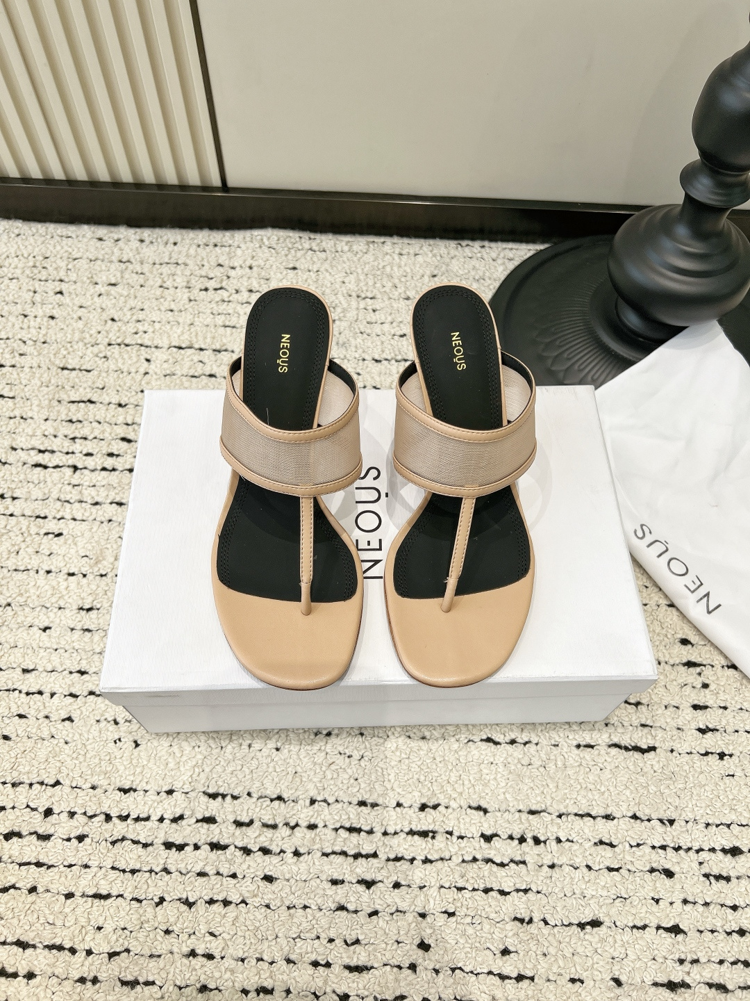 NO:818335,G106 (supports Taobao merchants) Fabric Sheepskin Lining Sheepskin Sole Cowhide Elegant style Creates a different feeling Heel height 8 cm (original development) Simple and elegant style!  show bdetails ———————————— size. ｜35-39 (40 41 42 customized), split-toe shoes, high heels, cowhide, sheepskin19860909G106 （支持淘宝商家） 面料 羊皮  内里 羊皮 鞋底 牛皮 优雅风格 创造不一样的感觉 跟高 8 cm（原版开发） 简约气质款式！ show bdetails ———————————— size. ｜35-39（40 41 42定制),分趾鞋高跟鞋,high heels,cowhide,sheepskin,Women's Shoes
