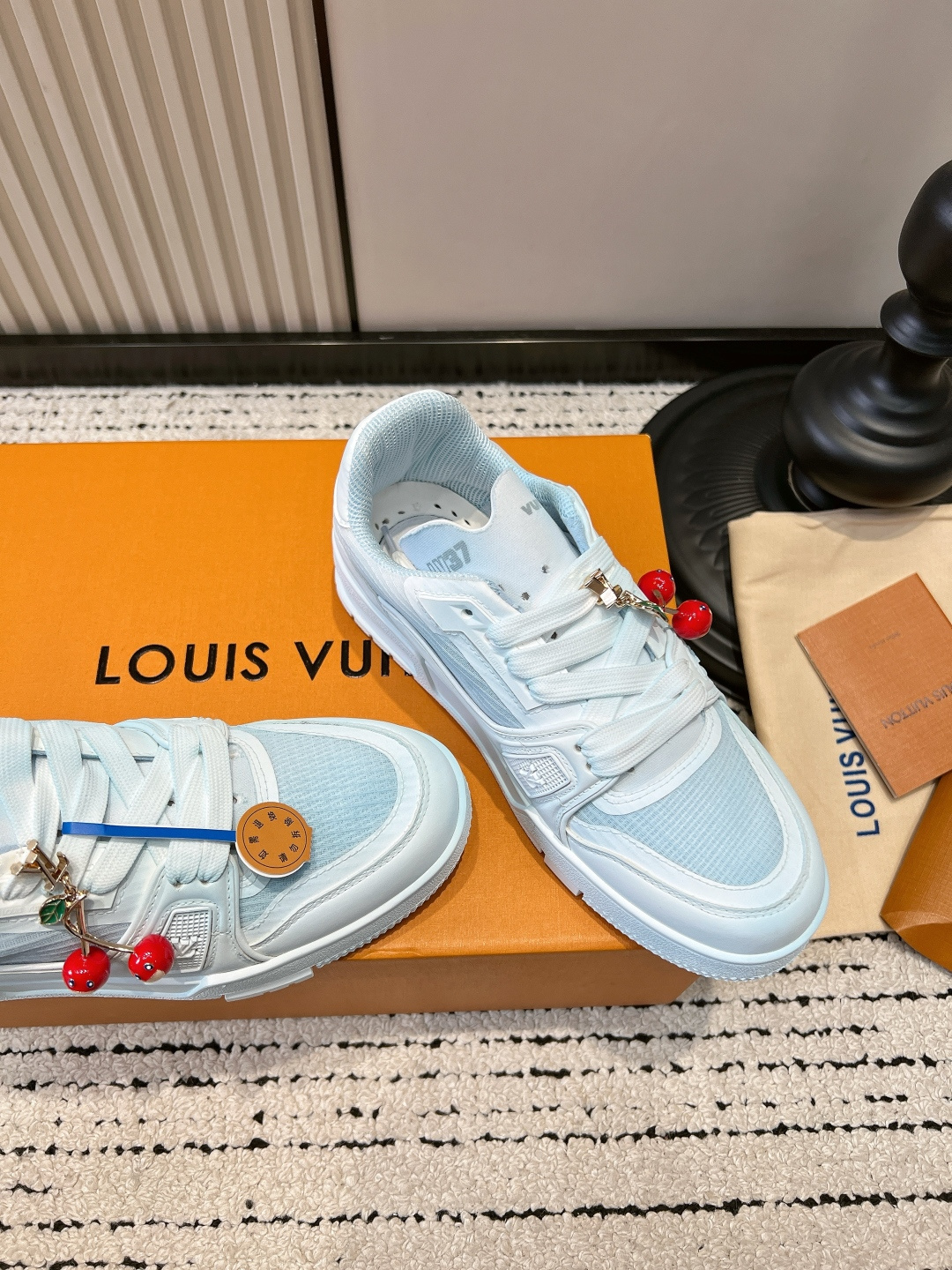 Louis Vuitton Sneakers