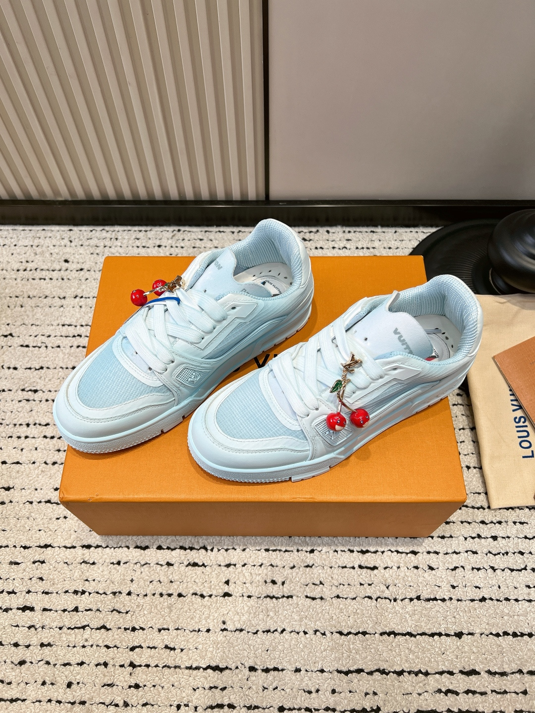 Louis Vuitton Sneakers