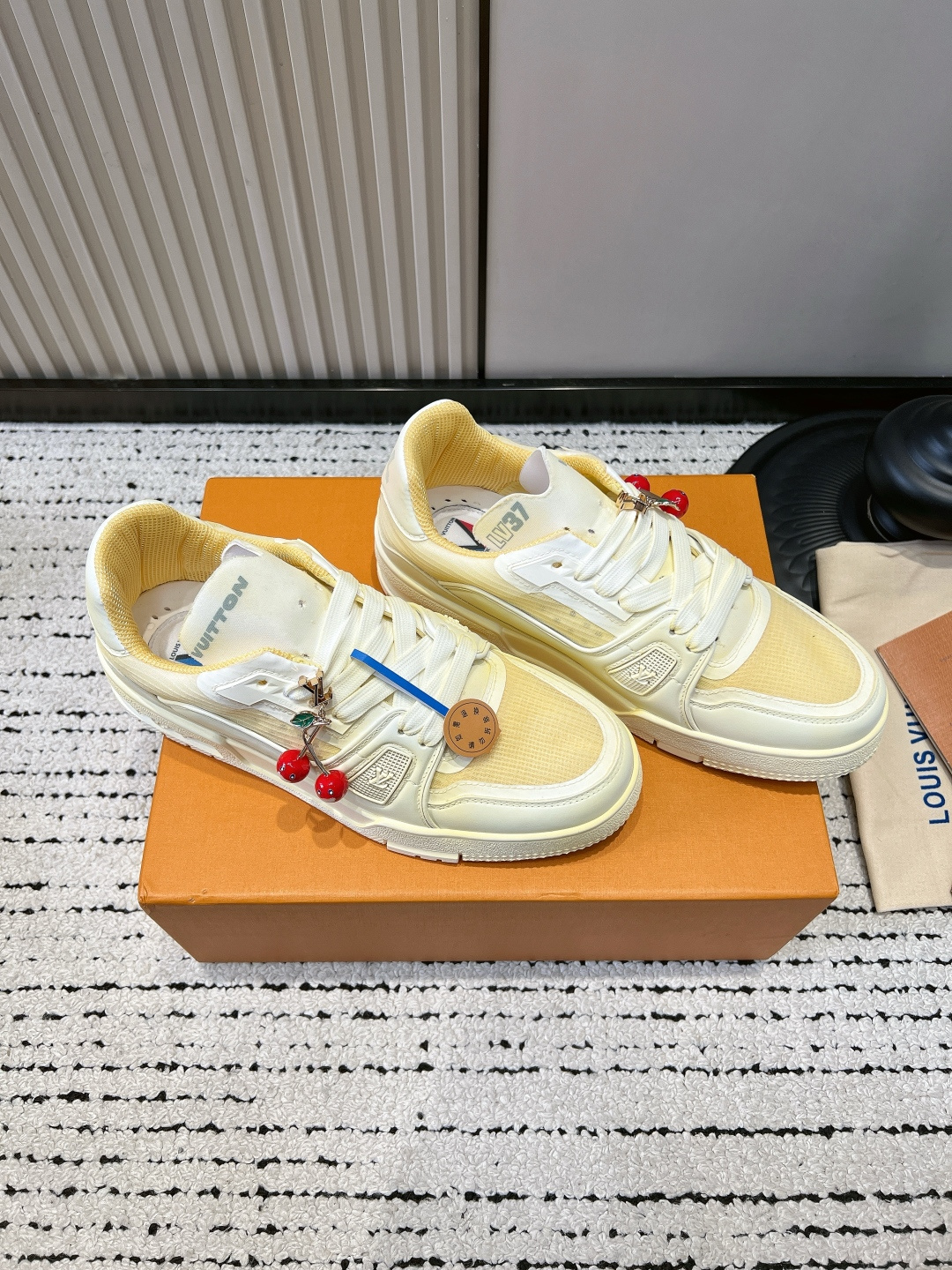 Louis Vuitton Sneakers