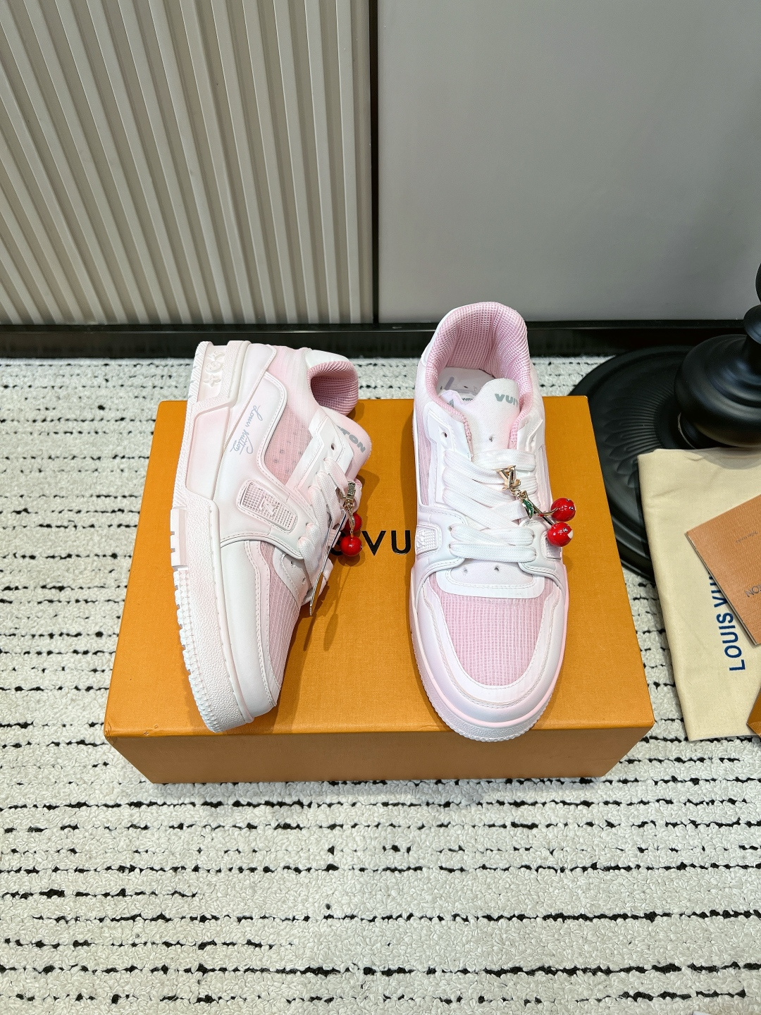 Louis Vuitton Sneakers
