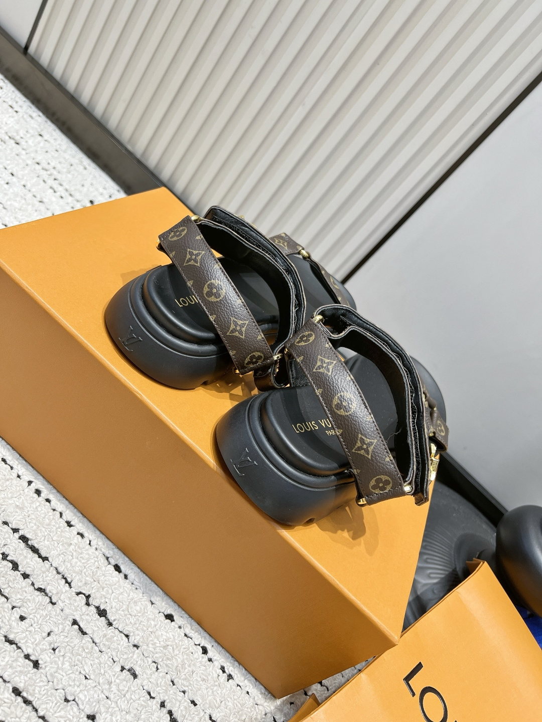 Louis Vuitton Sandals