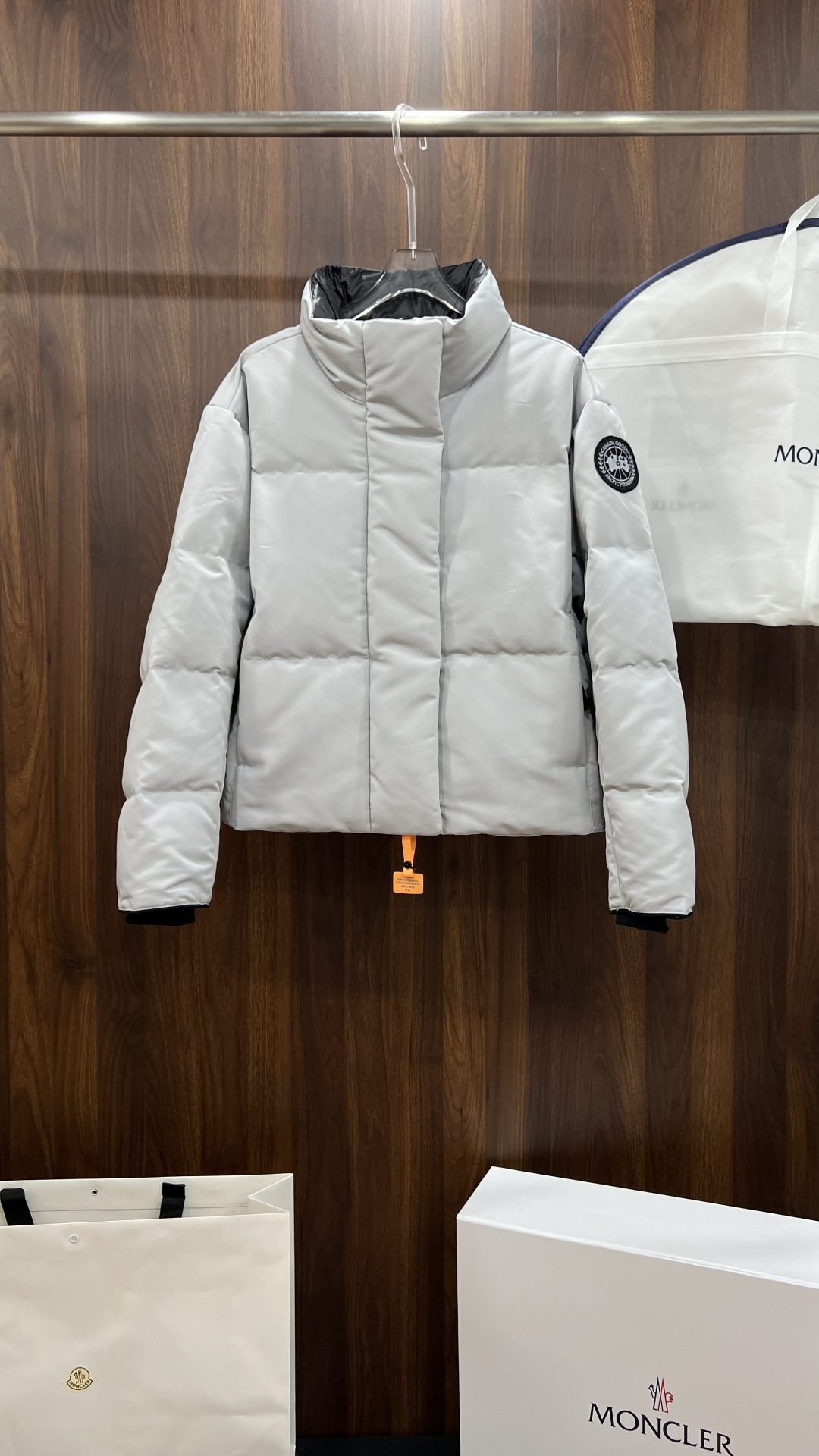 NO:600254,Canada goose/Canada Goose Grandview women's short down jacket color black silver gray pink desert color size: XS S M L,, down jacket, alexander wang19860909Canada goose/加拿大鹅 Grandview 女士短款羽绒服 颜色黑色 银灰色 粉色 沙漠色 尺码:XS S M L,,down jacket,alexander wang,Men's clothing