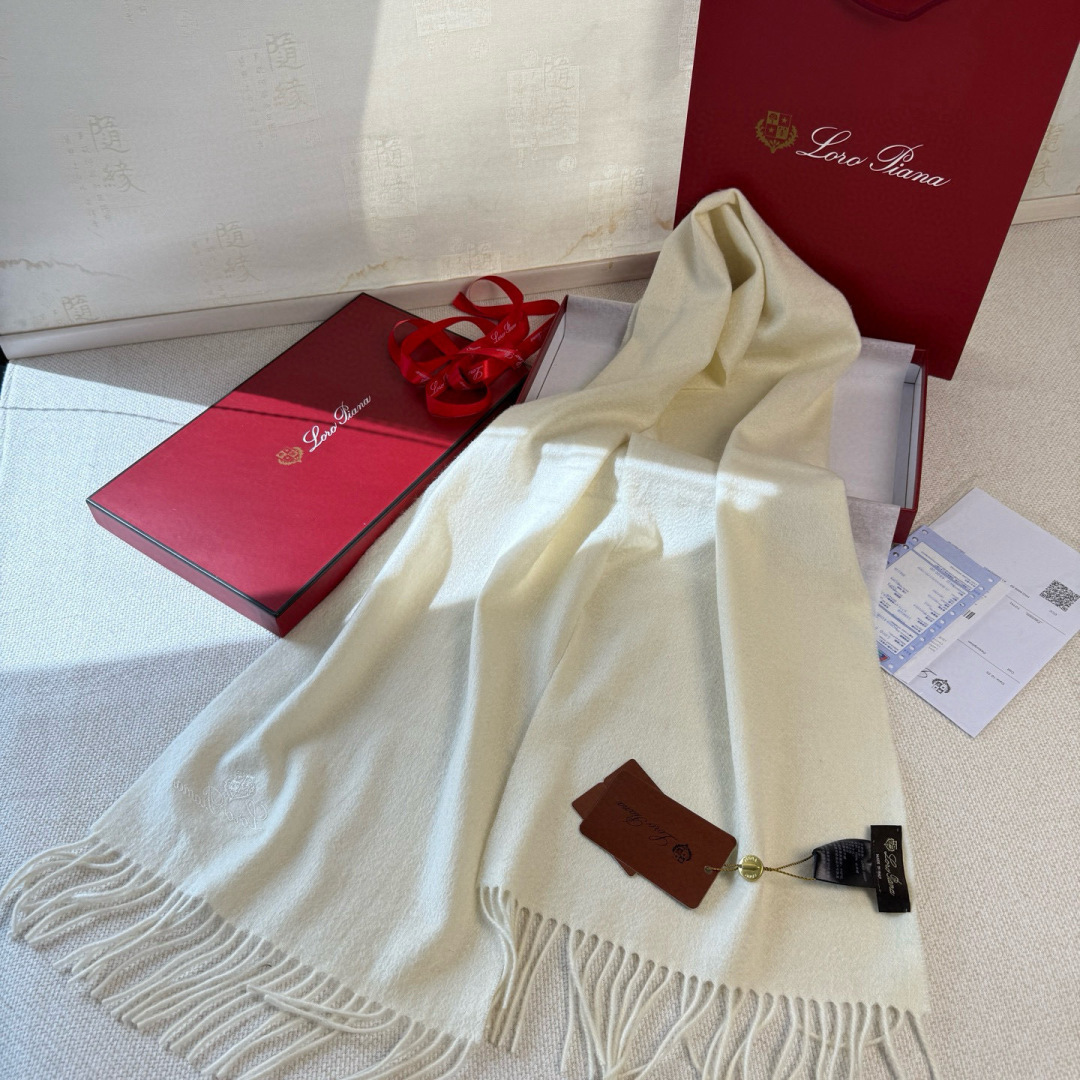 🆕Loro Piana · 诺悠翩雅秋冬新品❗️超级夯货 重磅来袭❗️【极品山羊绒小围巾】送人自留都太高