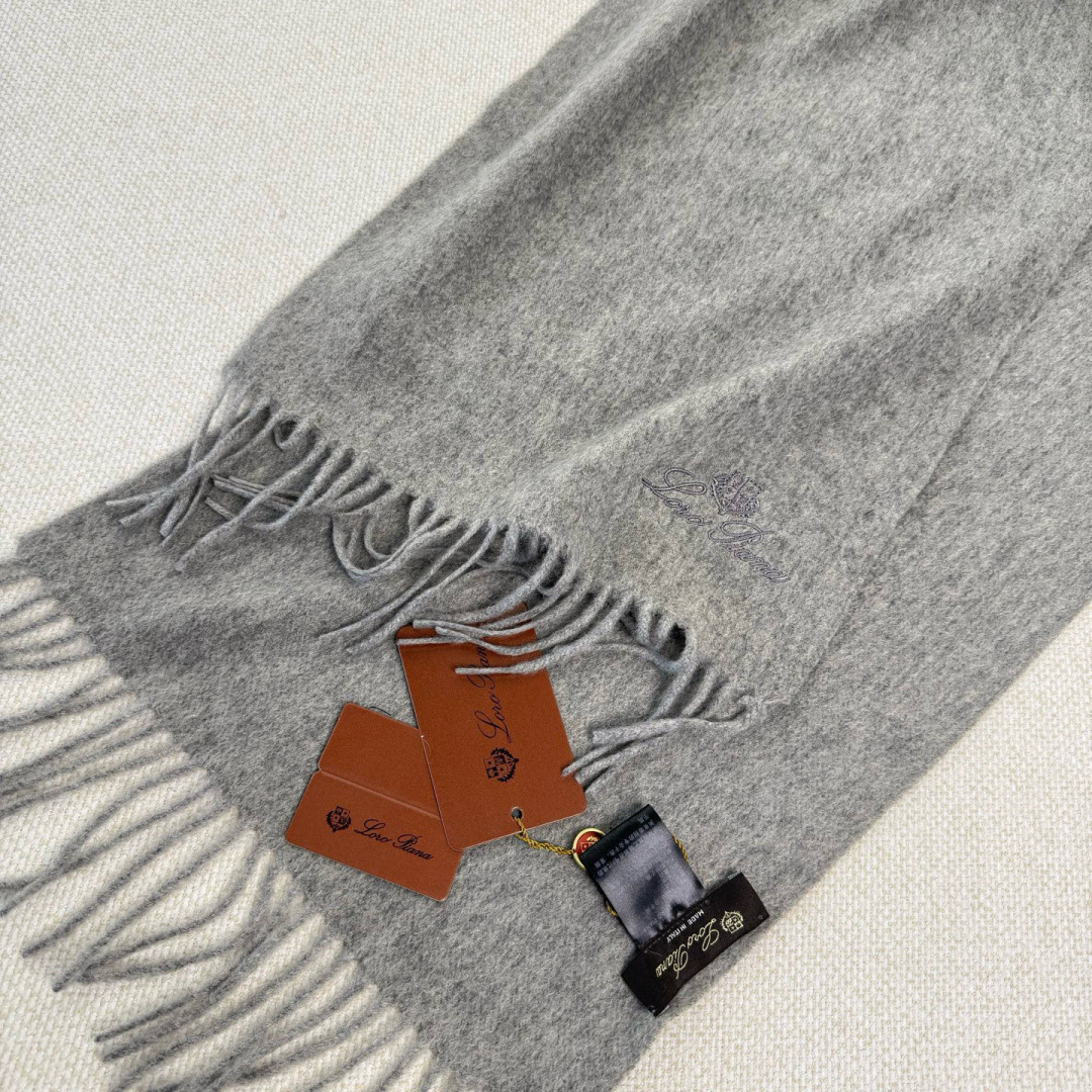 🆕Loro Piana · 诺悠翩雅秋冬新品❗️超级夯货 重磅来袭❗️【极品山羊绒小围巾】送人自留都太高