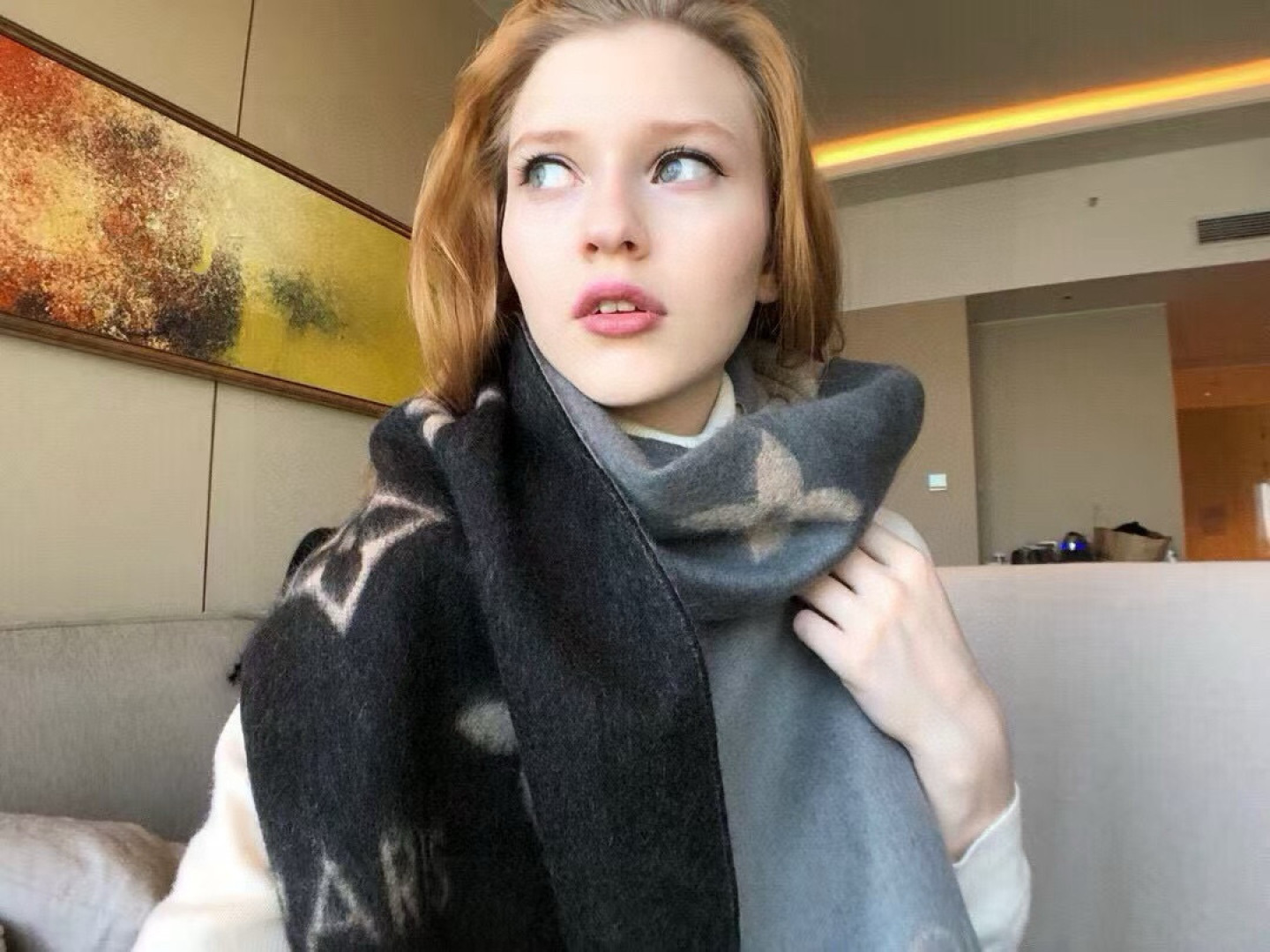 Louis Vuitton Gradient Cashmere Scarf | Monogram Shawl 45 x 190 cm