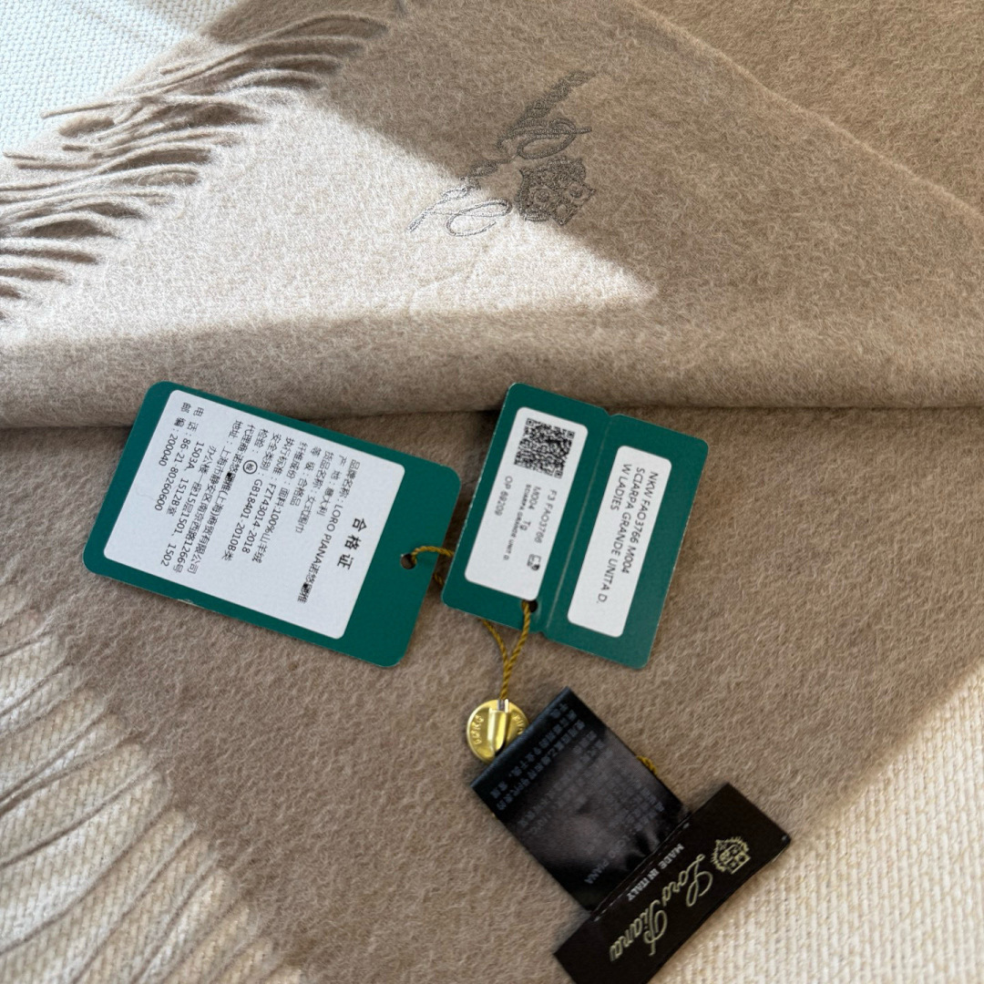 🆕Loro Piana · 诺悠翩雅秋冬新品❗️超级夯货 重磅来袭❗️【极品山羊绒小围巾】送人自留都太高