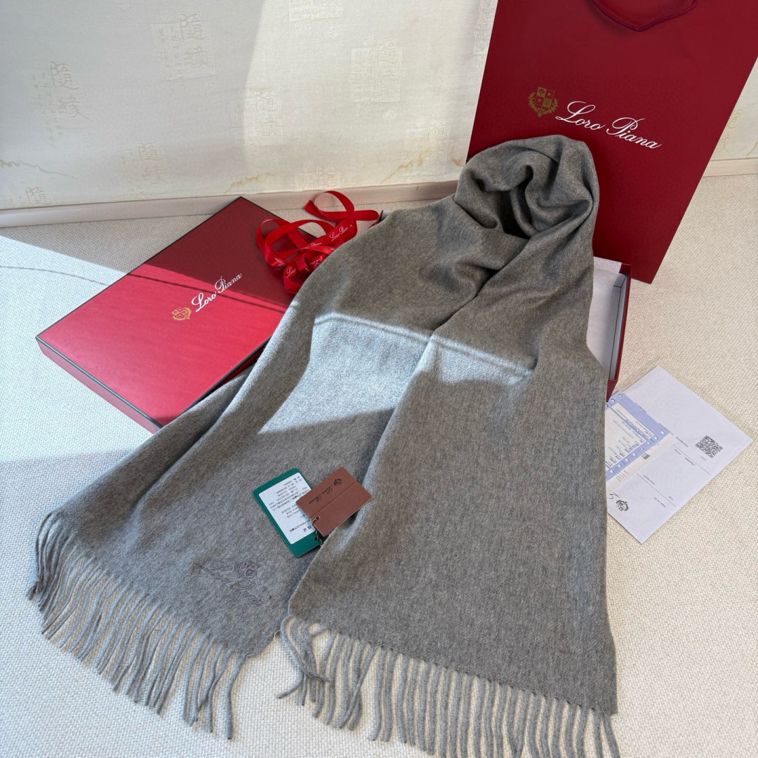 🆕Loro Piana · 诺悠翩雅秋冬新品❗️超级夯货 重磅来袭❗️【极品山羊绒小围巾】送人自留都太高