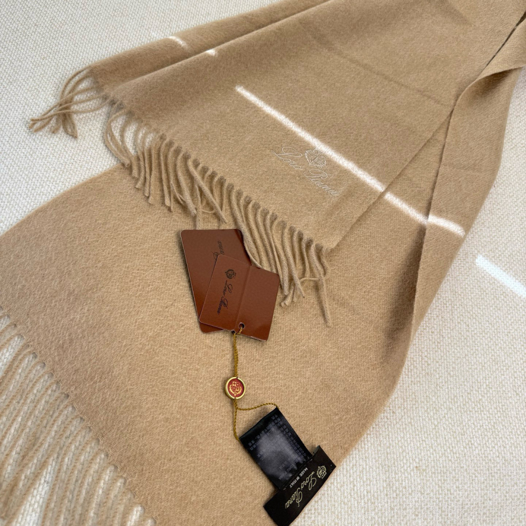 🆕Loro Piana · 诺悠翩雅秋冬新品❗️超级夯货 重磅来袭❗️【极品山羊绒小围巾】送人自留都太高