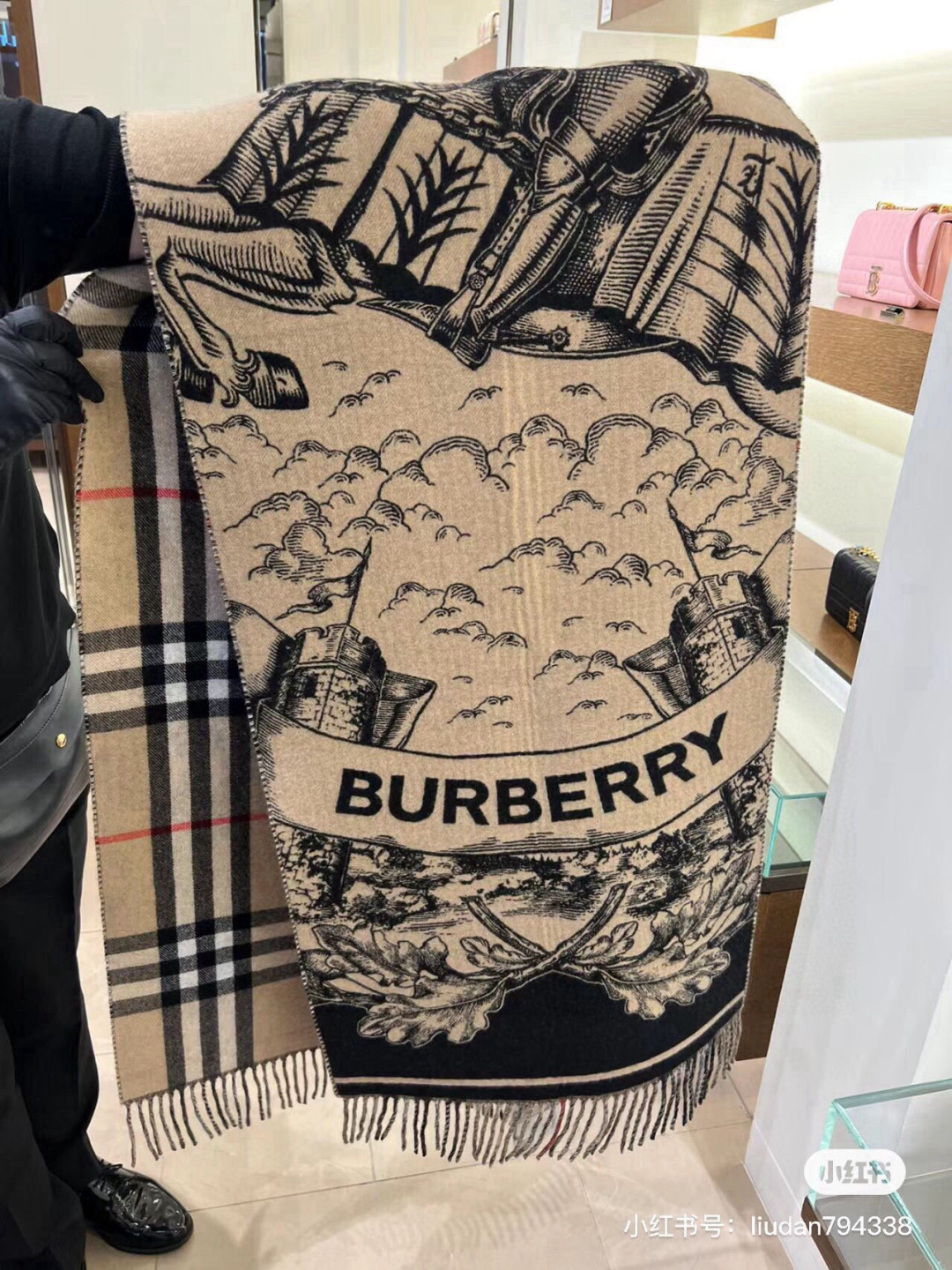 🆕高版本带芯片 · 爆款Bur战马骑士双面披肩，各种好看，被誉为Burberry今年最美的款，最经典的提