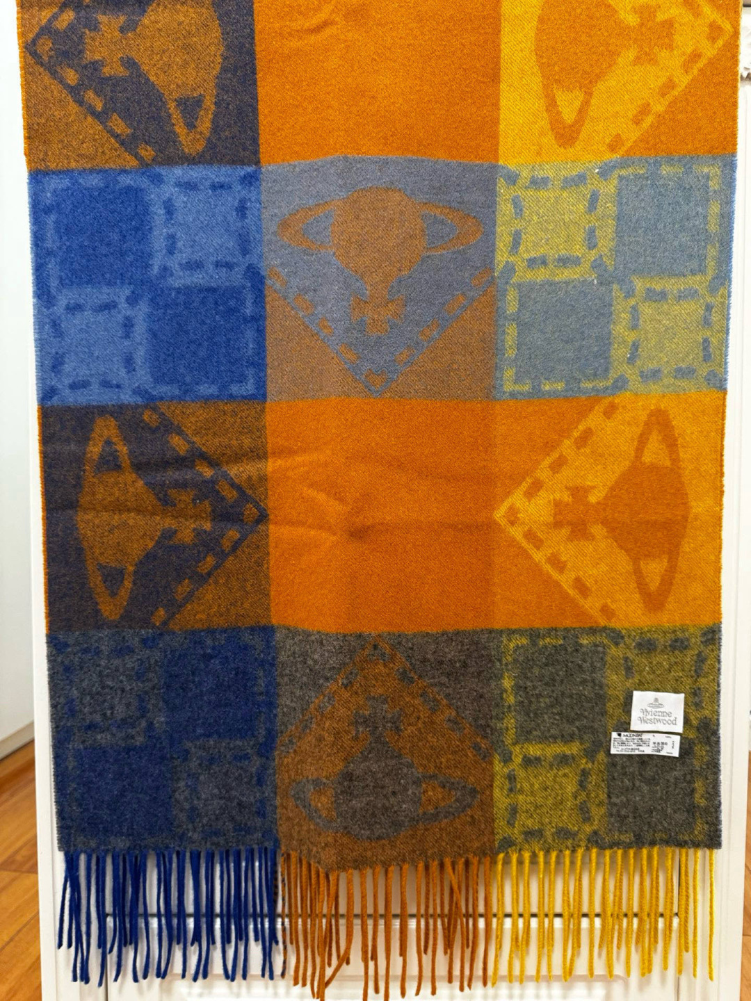 🆕𝐢𝐯𝐢𝐞𝐧𝐧𝐞 𝐖𝐞𝐬𝐭𝐰𝐨𝐨𝐝🪐✨大土星新款围巾 vivienne westwood西太后土星 英国
