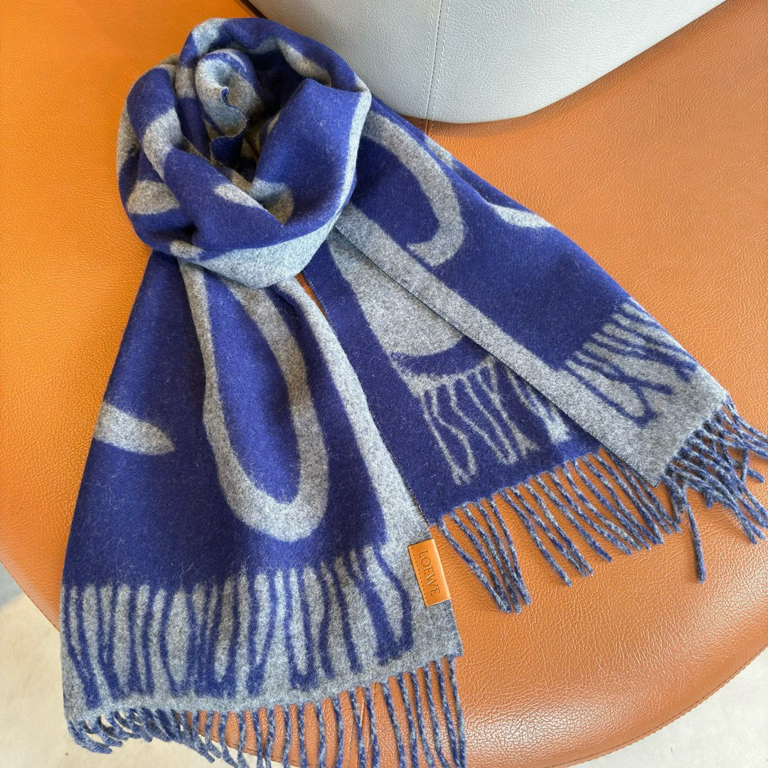 🆕Loewe新品❗️罗意威很幸運拿到這個品牌的東西，真的不多見，很少在國內做訂單，款式真的少的可怜❗️❗