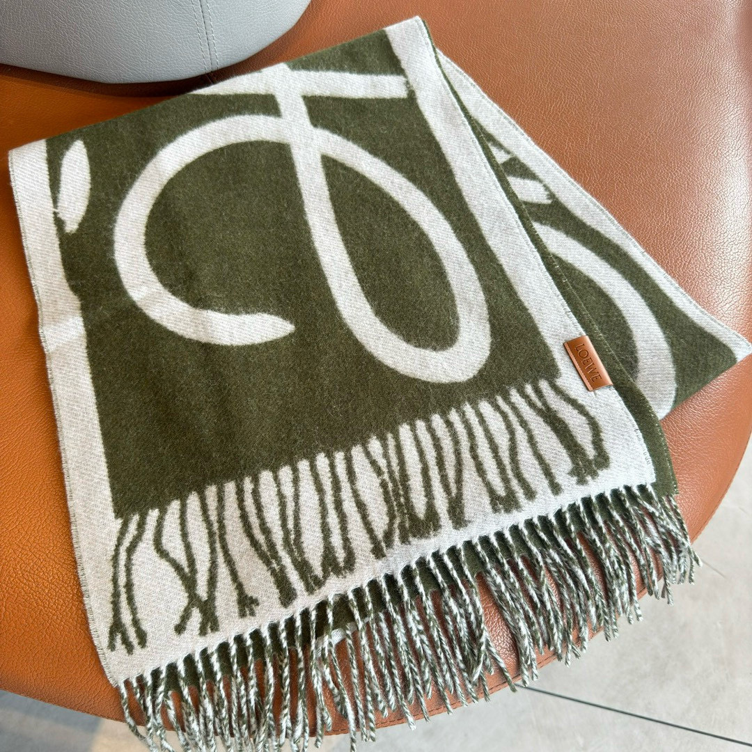 🆕Loewe新品❗️罗意威很幸運拿到這個品牌的東西，真的不多見，很少在國內做訂單，款式真的少的可怜❗️❗