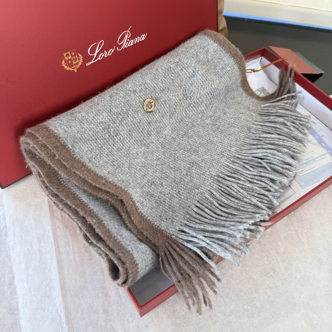 🆕Loro Piana · 诺悠翩雅秋冬新品羊绒针织围巾！出口尾单，客供顶级纱线！这款织法比较难，又很费