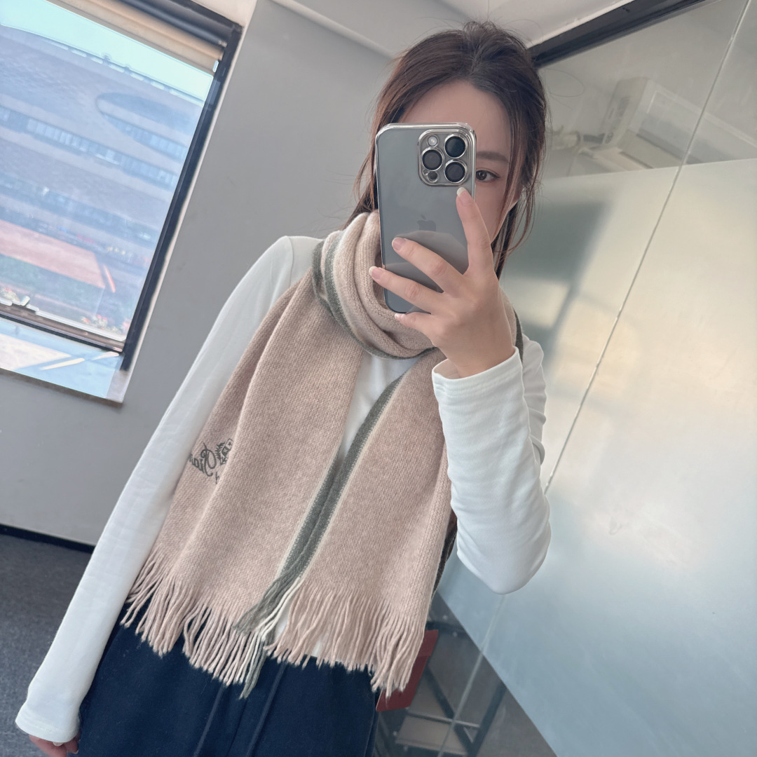 🆕Loro Piana · 诺悠翩雅秋冬新品羊绒针织围巾！出口尾单，客供顶级纱线！这款织法比较难，又很费