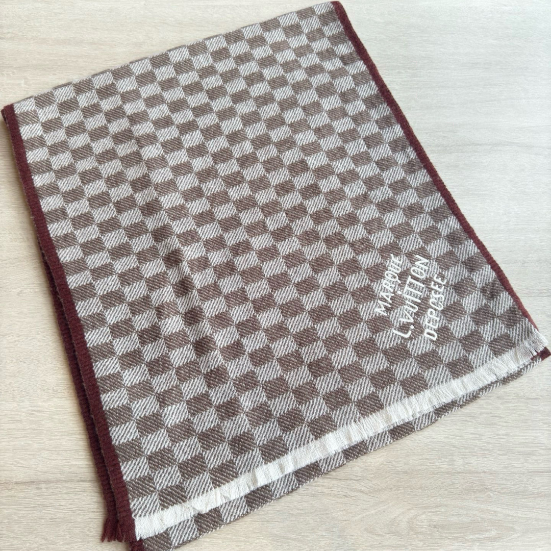 🆕LV新款 · 经典的棋盘格设计，低调的奢侈感❗️极品柔美精英高手级别的时髦感围巾❗️这款驴家羊绒围巾，