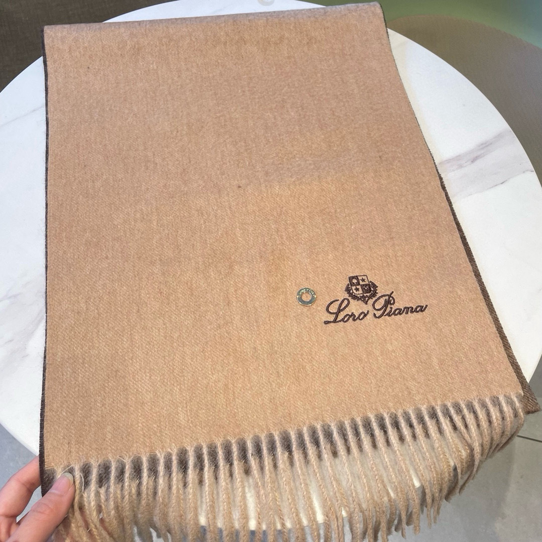 🆕Loro Piana · 诺悠翩雅❗️【贸易公司尾单，极品山羊绒围巾披肩】送人自留都太高大上了😍重磅上