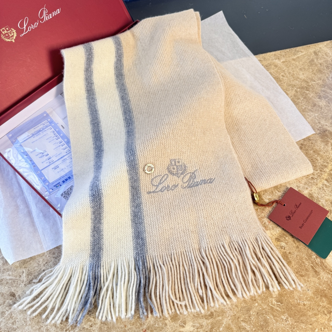 🆕Loro Piana · 诺悠翩雅秋冬新品羊绒针织围巾！出口尾单，客供顶级纱线！这款织法比较难，又很费