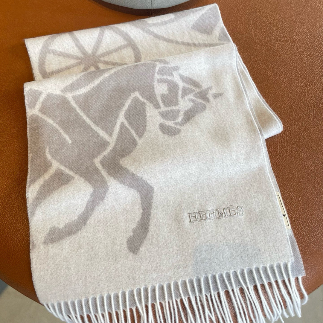 🆕 【▪Hermes · 爱马仕羊绒提花围巾，精致的温柔配色，超级迷恋❗️气质低调恬静又不失优雅❗️】重