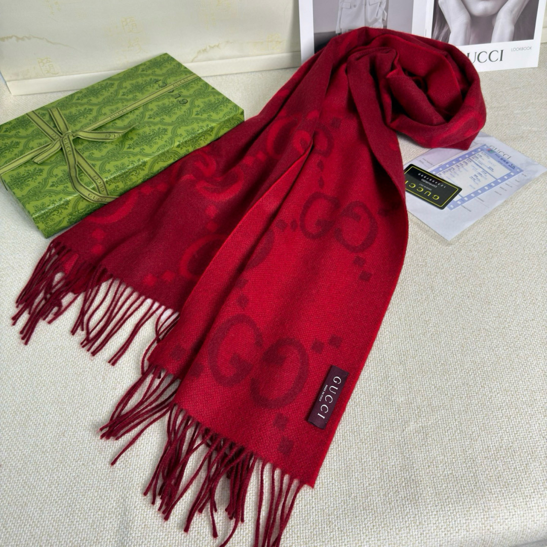 🆕Gucci大G双面羊绒围巾 Size：45*200cm 100%羊绒G家难得纯羊绒出品！超洋气大G提花