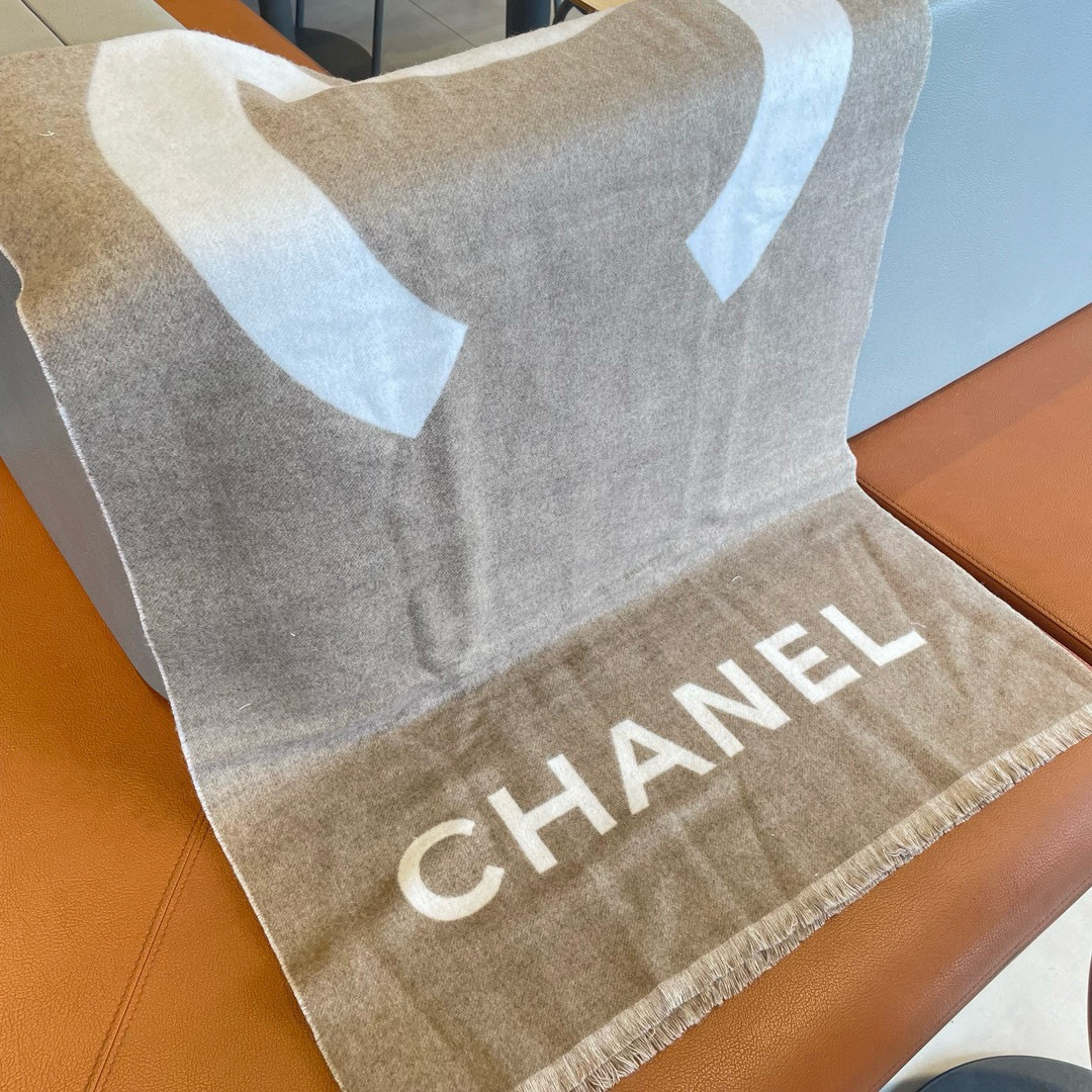 🆕香奶奶尾单经典款羊绒披肩，直接出欧洲的，正儿八经的正品订单…和大货一起出来，不用多流弊的文字，它是全世