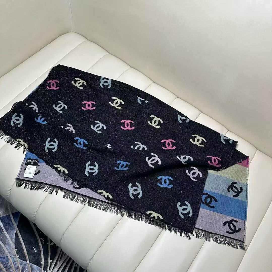 🆕市面最正的货，火爆了全网的彩虹香奶奶，Chanel24C香奈儿彩虹围巾，芭比的配色，上身非常好看，香奈