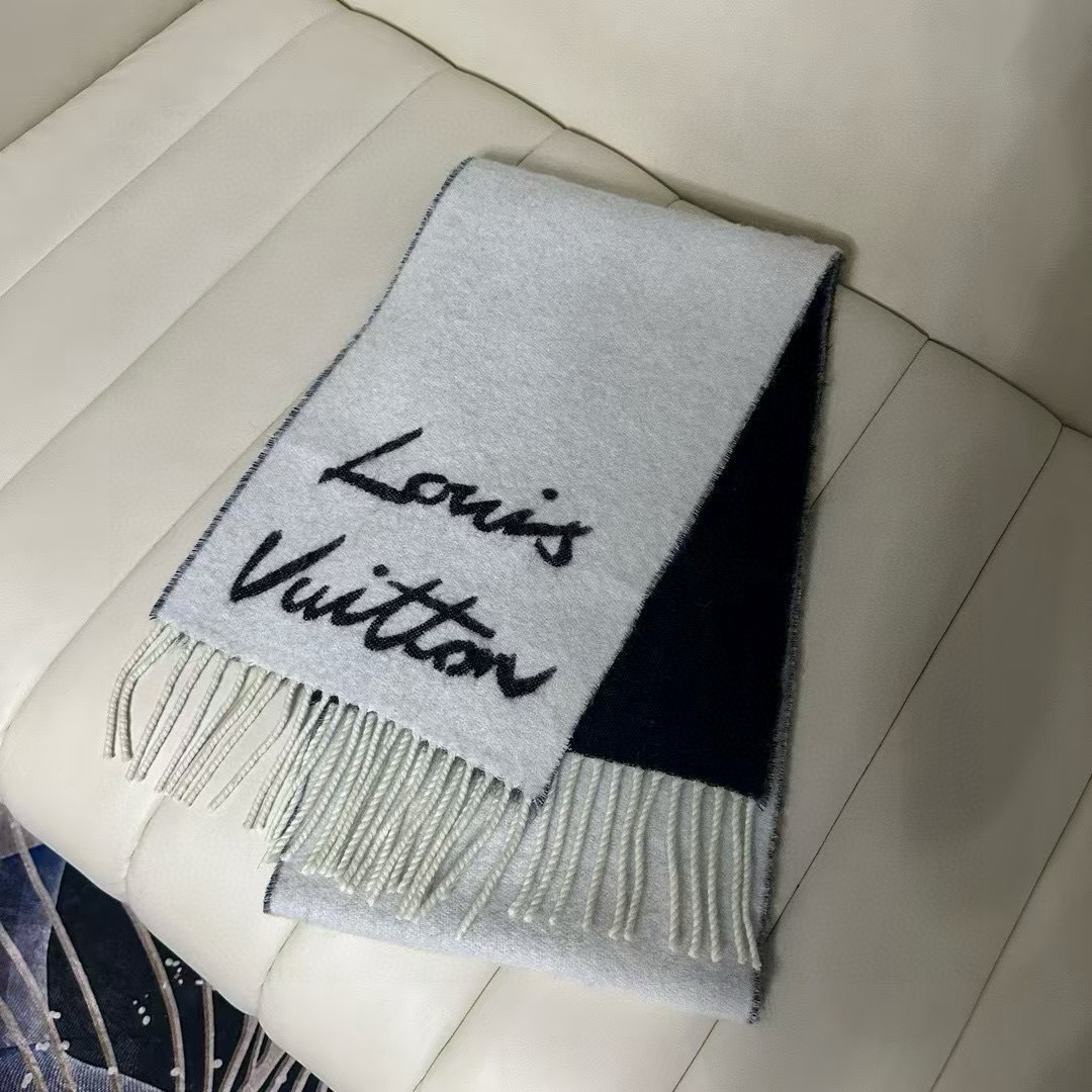 🆕大驴家24年最美的围巾没有之一，独家首发，Fluffygram 围巾取材羊驼毛和绵羊毛混纺，以拉绒处理