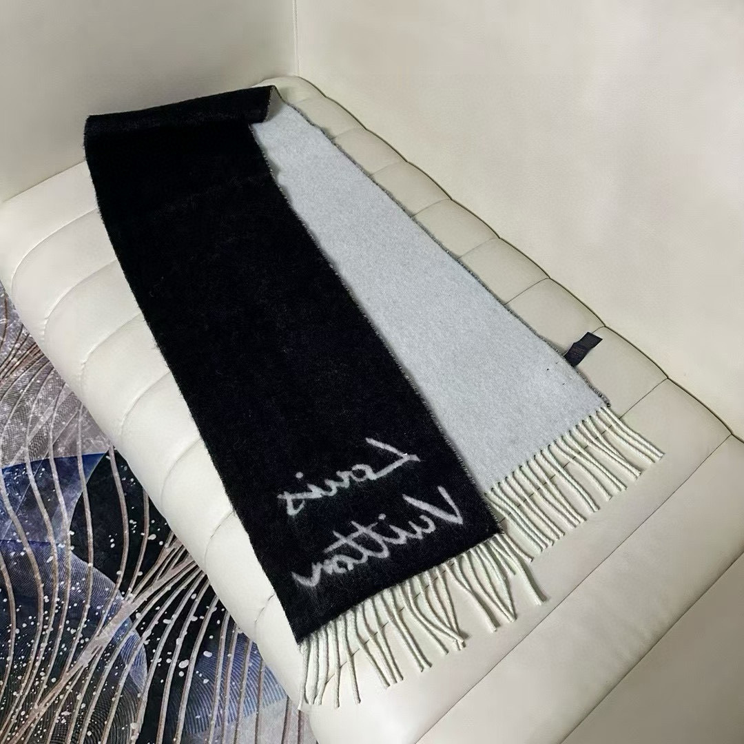 🆕大驴家24年最美的围巾没有之一，独家首发，Fluffygram 围巾取材羊驼毛和绵羊毛混纺，以拉绒处理