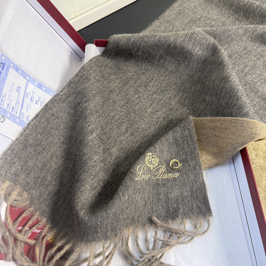 🆕Loro Piana · 诺悠翩雅【贸易公司尾单，极品双面山羊绒围巾披肩】送人自留都太高大上了😍重磅上