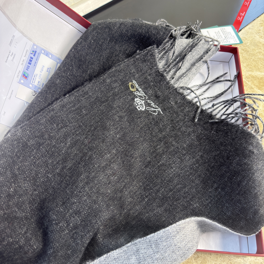 🆕Loro Piana · 诺悠翩雅【贸易公司尾单，极品双面山羊绒围巾披肩】送人自留都太高大上了😍重磅上