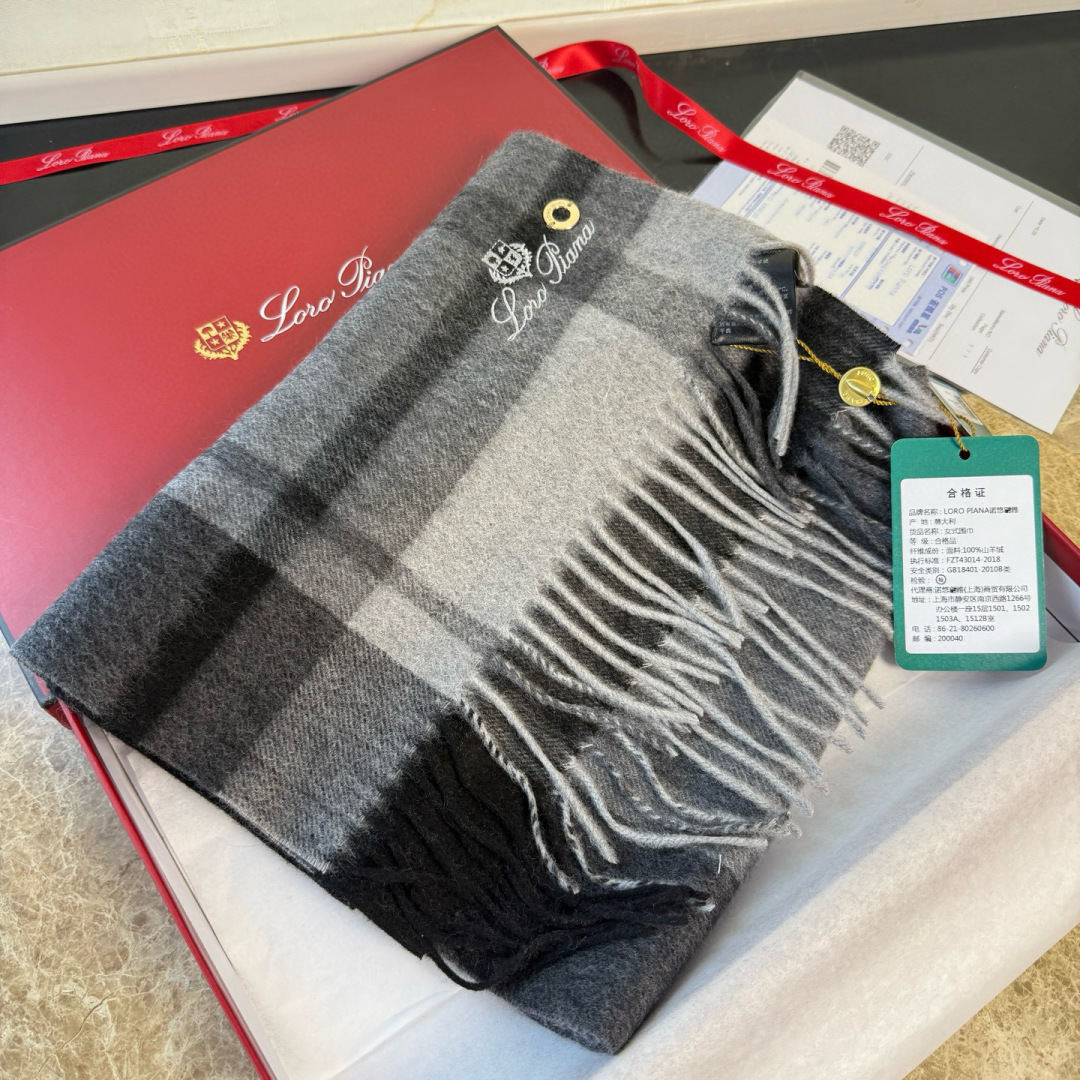 🆕Loro Piana · 诺悠翩雅秋冬新品❗️【极品山羊绒水波纹格纹围巾】送人自留都太高大上了😍重磅上