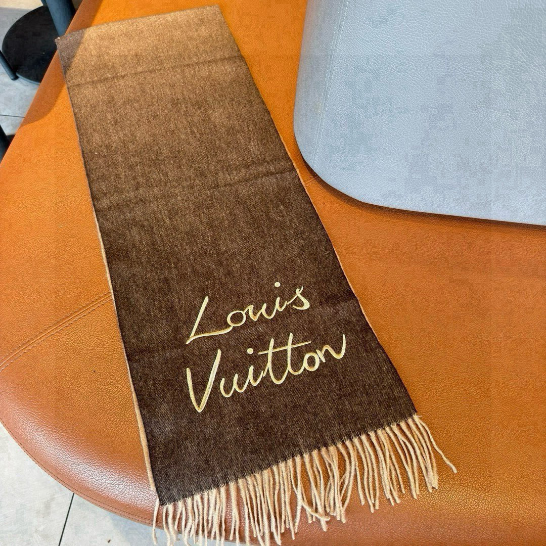 🆕 【▪大驴家新款渐变围巾，精致的温柔配色，超级迷恋❗️气质低调恬静又不失优雅❗️】重点推荐❗️高级舒适