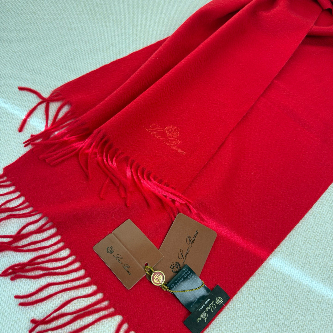 🆕Loro Piana · 诺悠翩雅秋冬新品❗️超级夯货 重磅来袭❗️【极品山羊绒小围巾】送人自留都太高