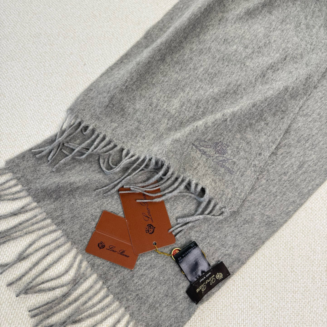 🆕Loro Piana · 诺悠翩雅秋冬新品❗️超级夯货 重磅来袭❗️【极品山羊绒小围巾】送人自留都太高