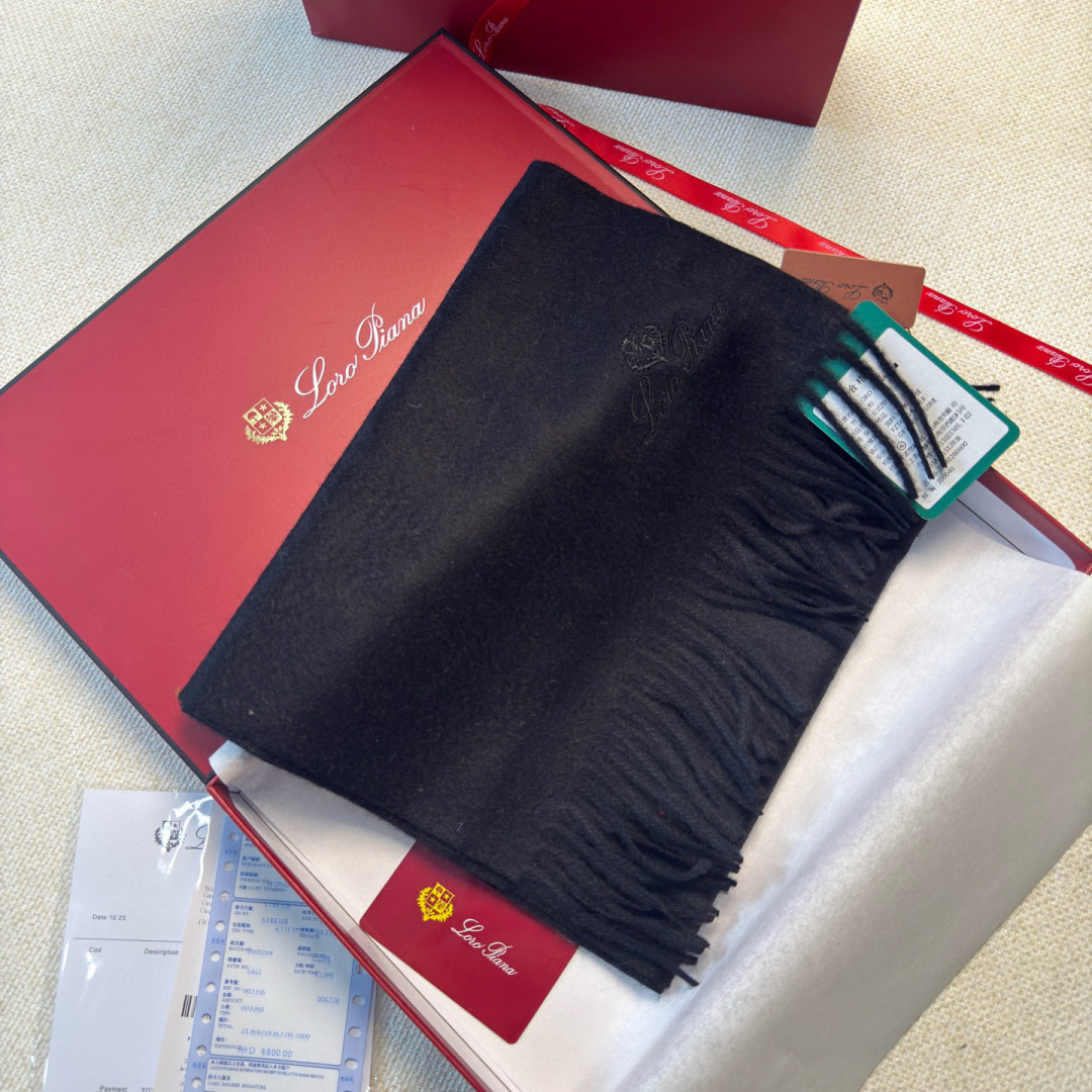 🆕Loro Piana · 诺悠翩雅秋冬新品❗️超级夯货 重磅来袭❗️【极品山羊绒小围巾】送人自留都太高