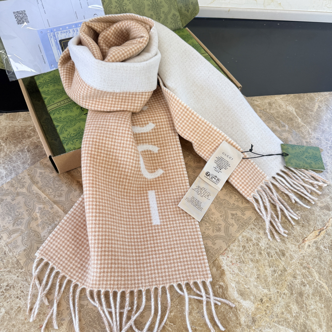 🆕✨Gucci · 古奇千鸟格羊绒围巾❗来个硬货.麻溜的安排上.纯正出口❗原订单已经交货一批，其中一批刚