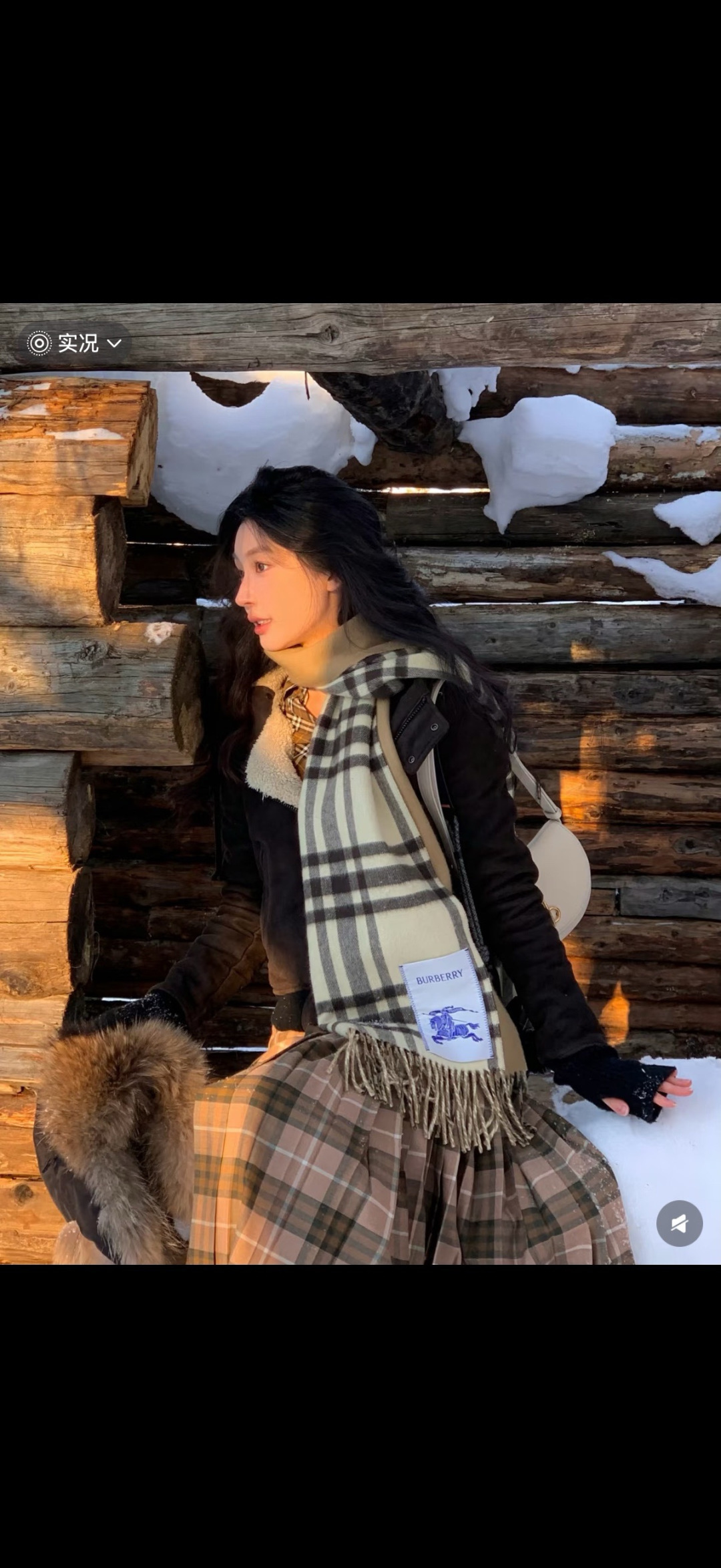 🆕易梦玲同款Bur新款双面两用格纹羊绒围巾，绝对是冬日里封神的一款，男女同款，配情侣款也是绝绝子啦，完全