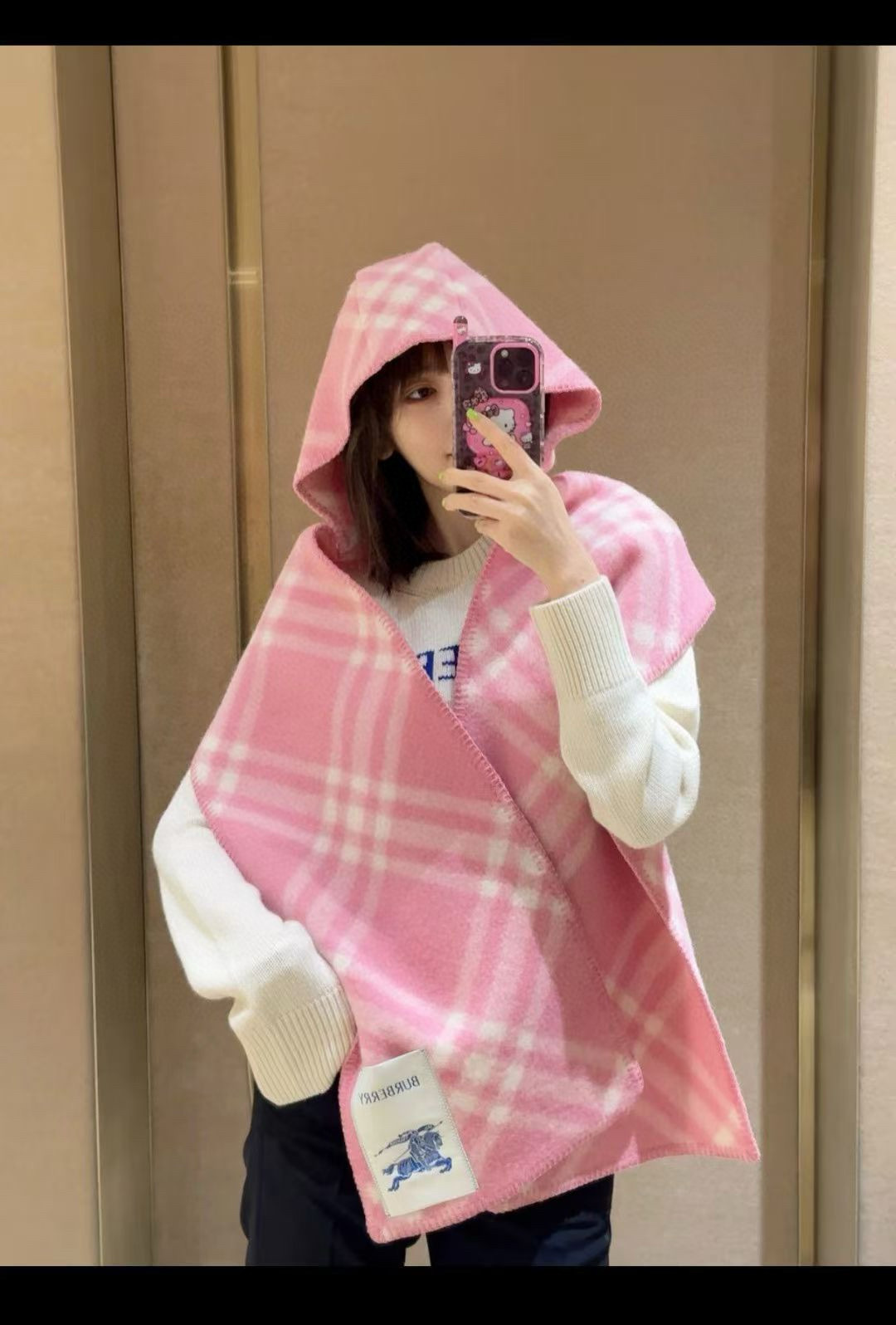 【带别针➕10】🆕Burberry家最新款专属标识连帽小披肩，围巾披肩两用，绝对市面最牛的货，真材实料的