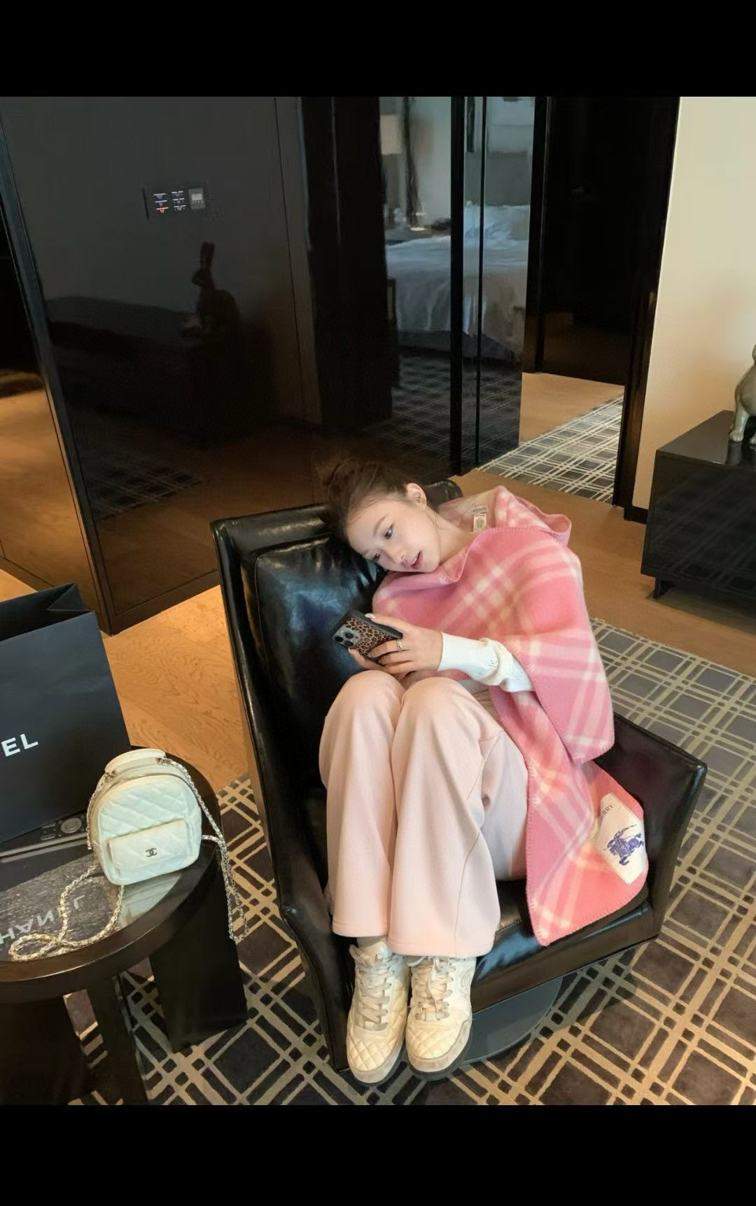 【带别针➕10】🆕Burberry家最新款专属标识连帽小披肩，围巾披肩两用，绝对市面最牛的货，真材实料的