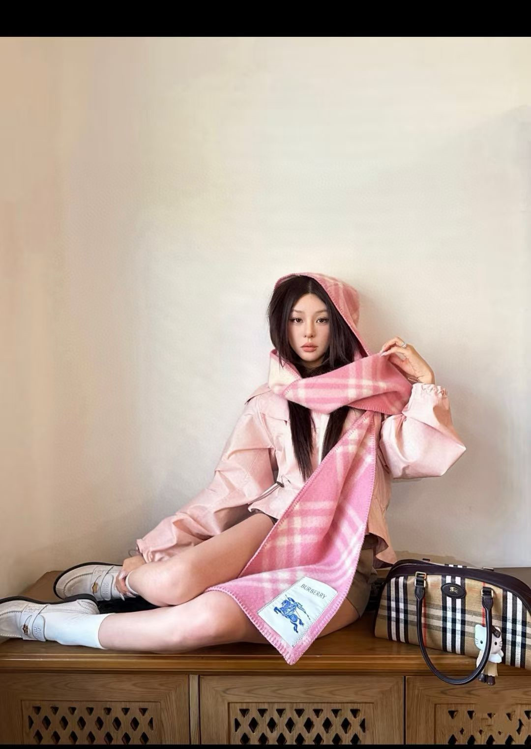 【带别针➕10】🆕Burberry家最新款专属标识连帽小披肩，围巾披肩两用，绝对市面最牛的货，真材实料的