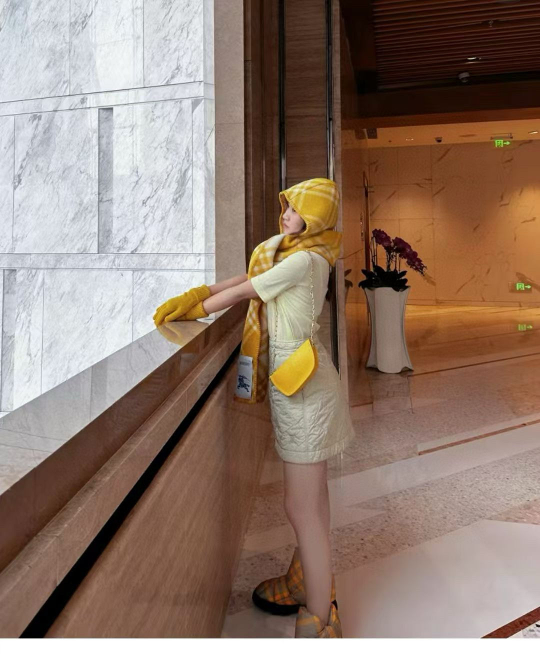 【带别针➕10】🆕Burberry家最新款专属标识连帽小披肩，围巾披肩两用，绝对市面最牛的货，真材实料的