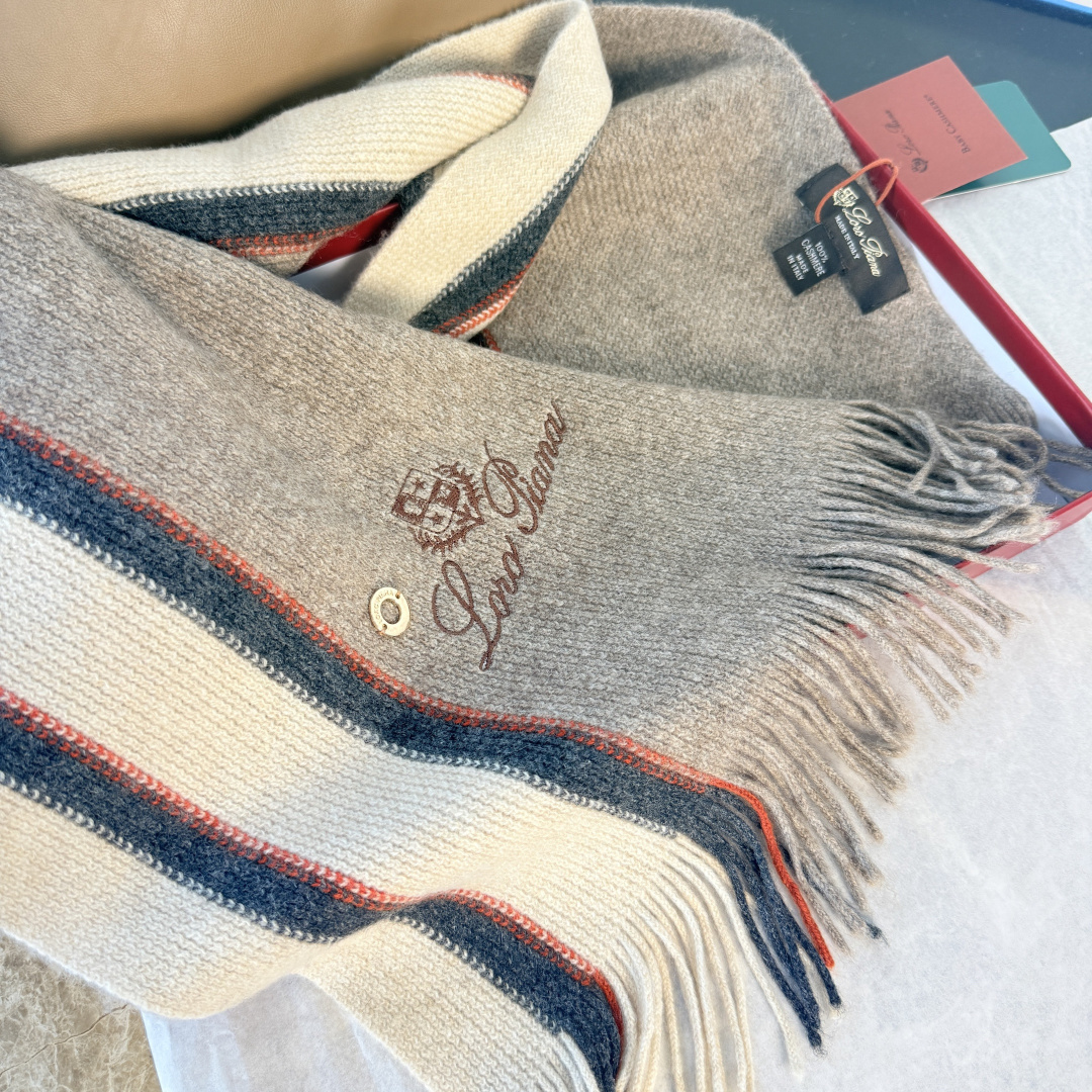 🆕Loro Piana · 诺悠翩雅秋冬新品羊绒针织围巾！出口尾单，客供顶级纱线！这款织法比较难，又很费