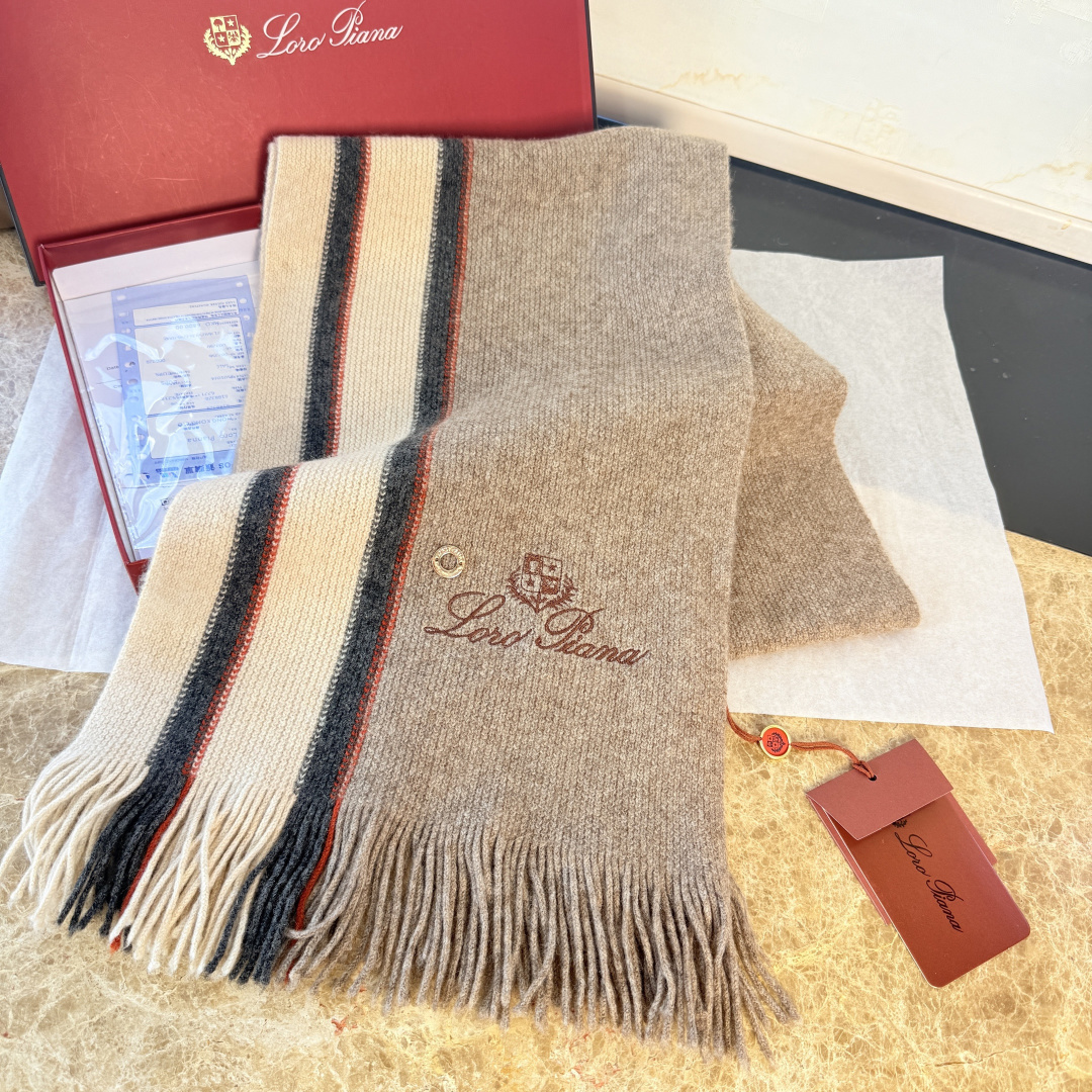 🆕Loro Piana · 诺悠翩雅秋冬新品羊绒针织围巾！出口尾单，客供顶级纱线！这款织法比较难，又很费