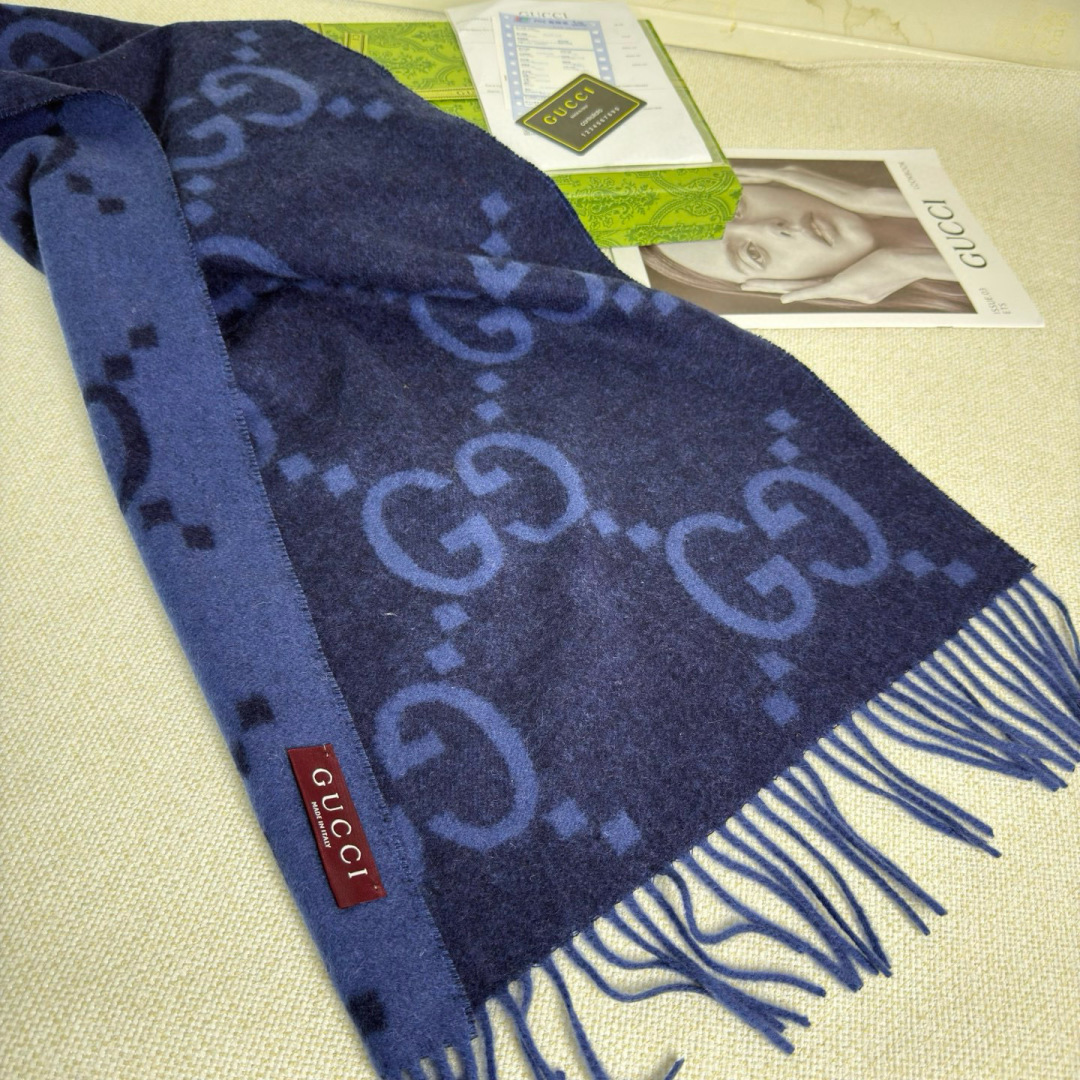 🆕Gucci大G双面羊绒围巾 Size：45*200cm 100%羊绒G家难得纯羊绒出品！超洋气大G提花