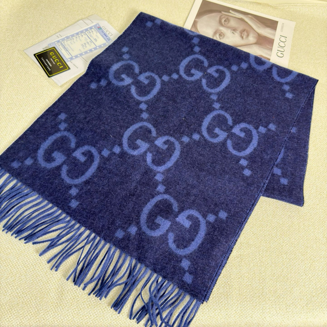 🆕Gucci大G双面羊绒围巾 Size：45*200cm 100%羊绒G家难得纯羊绒出品！超洋气大G提花