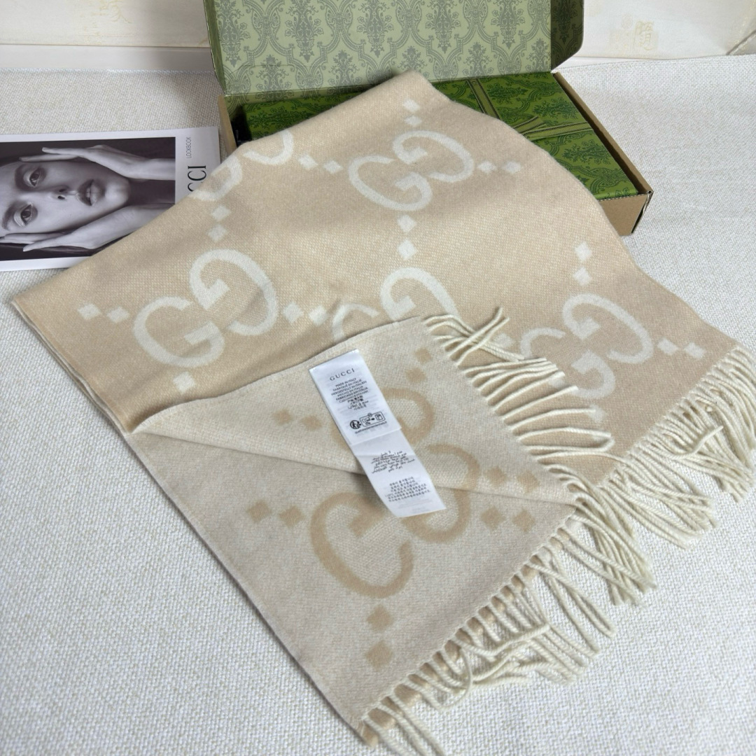 🆕Gucci大G双面羊绒围巾 Size：45*200cm 100%羊绒G家难得纯羊绒出品！超洋气大G提花