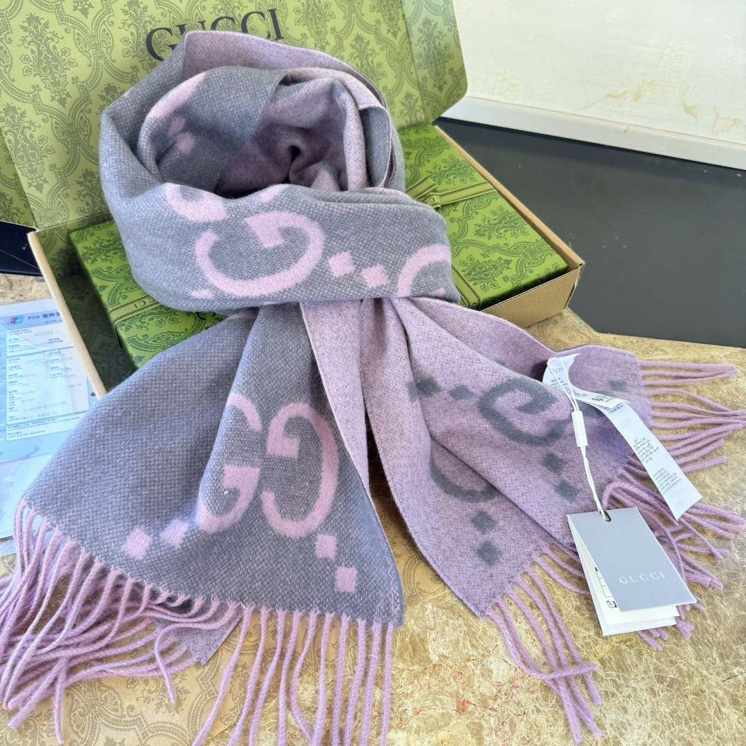 🆕Gucci大G双面羊绒围巾 Size：45*200cm 100%羊绒G家难得纯羊绒出品！超洋气大G提花