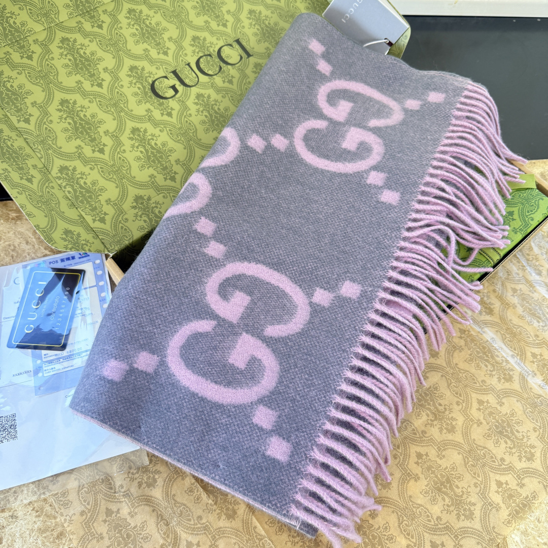 🆕Gucci大G双面羊绒围巾 Size：45*200cm 100%羊绒G家难得纯羊绒出品！超洋气大G提花