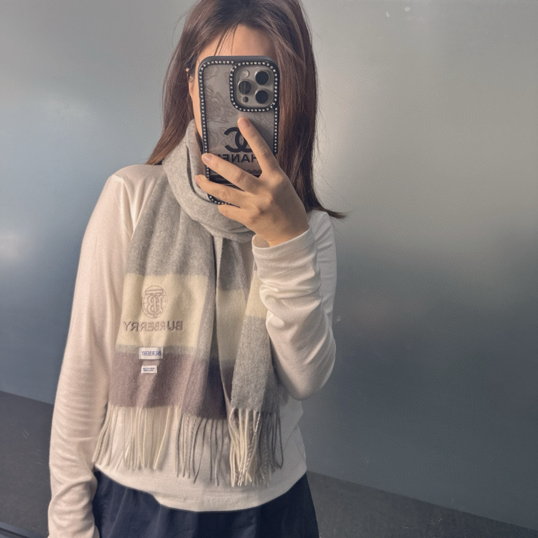 🆕Burberry · 巴宝莉新款重磅水波纹羊绒围巾‼️今年我们的男款真的是高端Level，重磅极品‼️